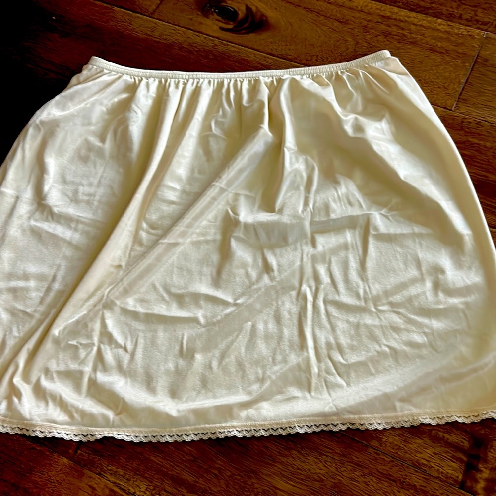 Cabernet short slip